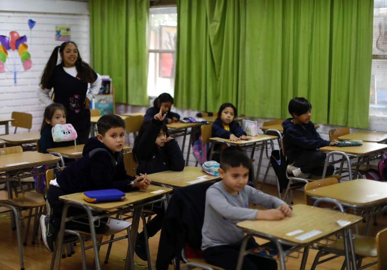 Asistencia promedio en Los Ríos aumenta casi un 4% respecto del 2022