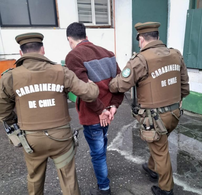 Hombre de 27 años fue detenido por intento de femicidio en Niebla