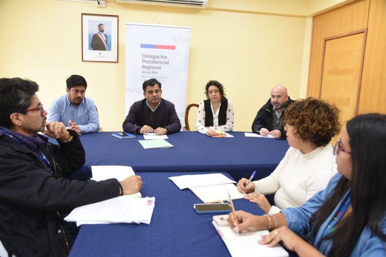 Delegado Presidencial conformó mesa que busca regular transporte de carga en los accesos norte y sur de Valdivia