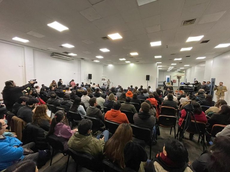 CFT de Los Ríos inauguró su Año Académico 2024 con charla del profesor Egon Montecinos