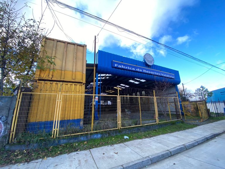 Carabineros detienen a 2 ladrones en flagrante robo a Fábrica de Resortes en Valdivia