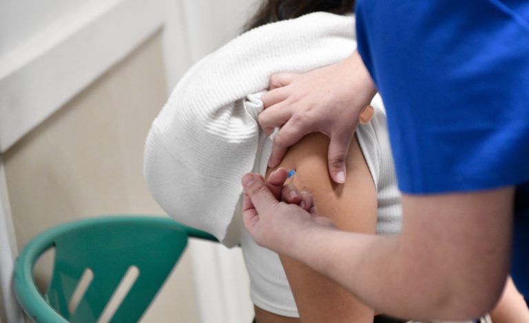 Seremi de Salud informa que circulación viral continúa alta e insiste en llamado a la vacunación