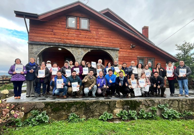 Bienes Nacionales entregó 21 títulos de dominio a familias de Futrono