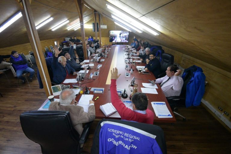 Recursos del GORE permitirán la adquisición de maquinarias y vehículos para las comunas de La Unión y Lanco