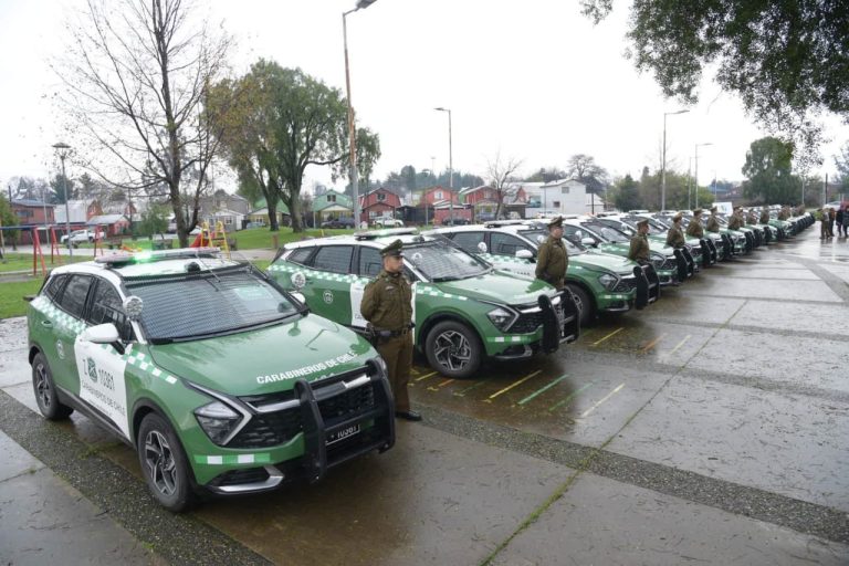 GORE concretó Plan de Seguridad Regional con entrega de 24 nuevos vehículos a Carabineros