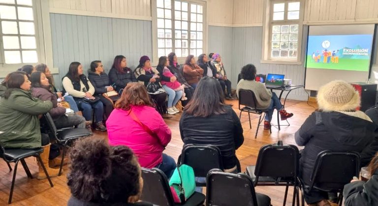 Mujeres jefas de hogar de Los Ríos participan en Talleres de Formación para el trabajo
