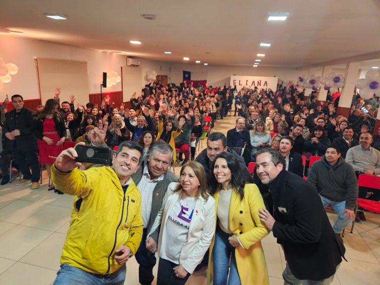 Alrededor de 300 vecinos asistieron a exposición del Plan de Trabajo de la candidata a alcaldesa Eliana Azócar