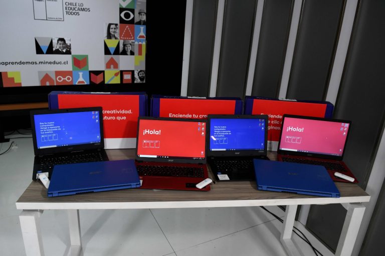 Junaeb Entregará Más de 3000 Computadores en la región