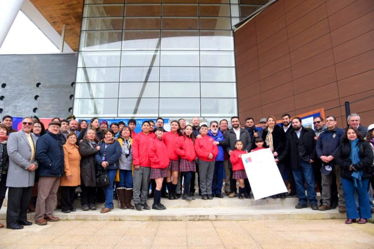 Con entrega de terreno a nueva empresa se inicia terminación de Escuela Fusionada de Los Lagos