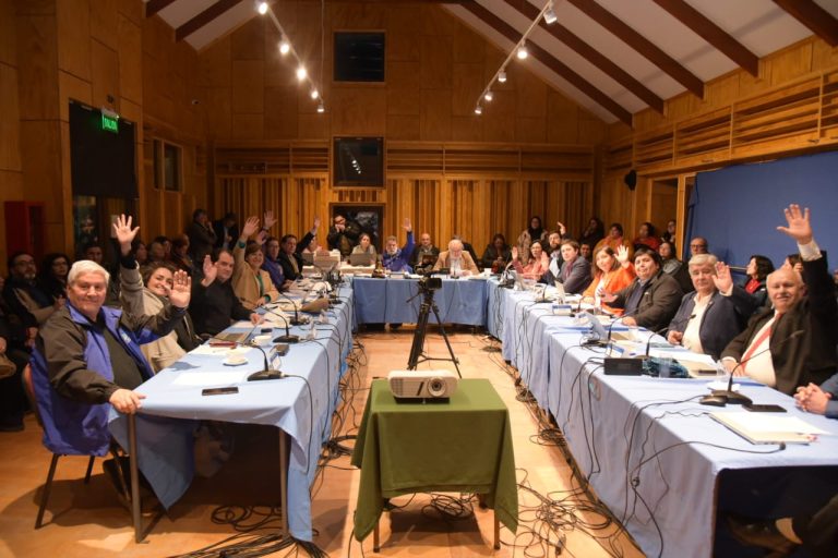 GORE manifiesta voluntad de comprar terreno en Los Lagos para dar soluciones habitacionales