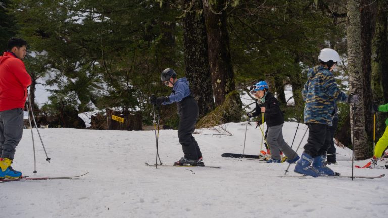 La Escuela de Esquí en la Reserva Nacional Mocho Choshuenco ya es una realidad