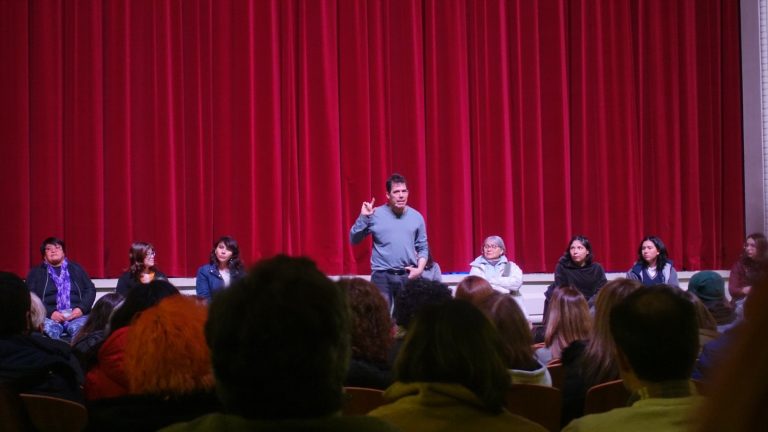 Todas esas cosas maravillosas llegan a comunas con Álvaro Escobar como protagonista