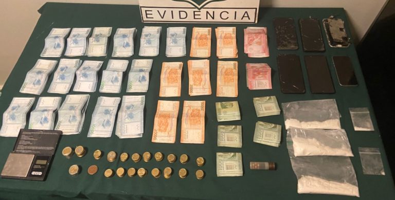 Detienen a dos adultos en Valdivia: hallan drogas y municiones tras infracción vial