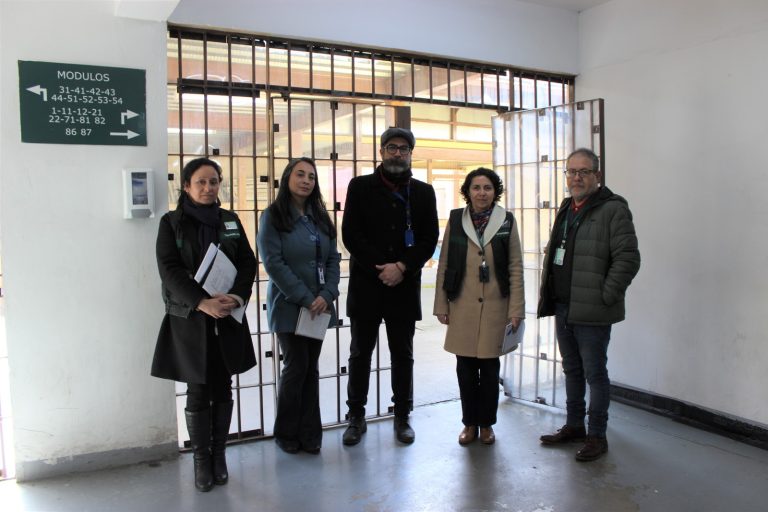 Internos con discapacidad del complejo penitenciario Valdivia recibieron visita de profesionales de SENADIS