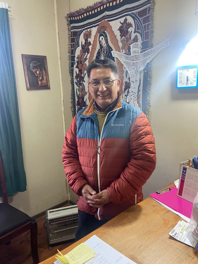 Nelson Huaiquimil, sacerdote mapuche: “La radicalidad de unos y el desconocimiento de otros es lo que suscita el conflicto mapuche”