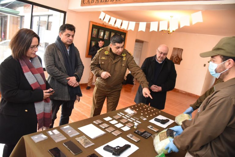 12 detenidos y más de 6 kilos de drogas incautadas dejan operativos del OS7 de Carabineros