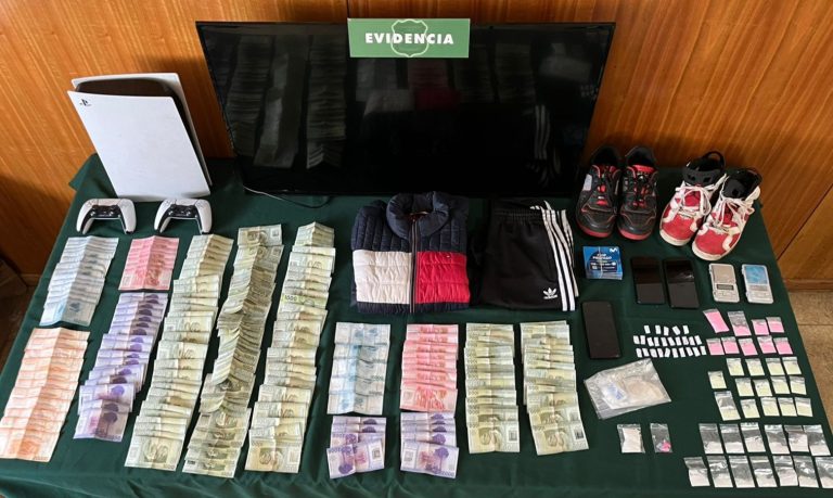 Carabineros de Valdivia detiene a cuatro adultos por receptación de especies robadas y microtráfico tras investigación de SACFI