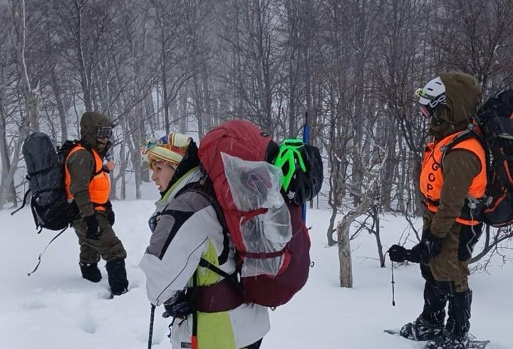 GOPE rescata a excursionistas extraviados en el volcán Puyehue tras denuncia de presunta desgracia