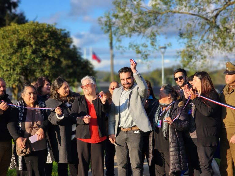 Alcalde Retamal inauguró renovada Plaza Cívica en Folilco