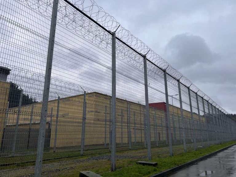 Gendarmería confirma fallecimiento de interno en Complejo Penitenciario Valdivia