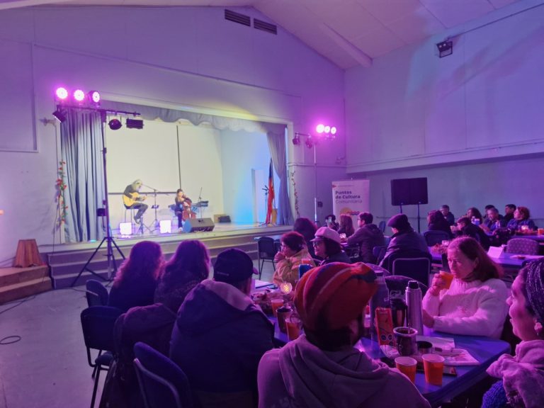 Personas mayores de Mariquina difundieron historia y patrimonio local a través de tertulia cultural