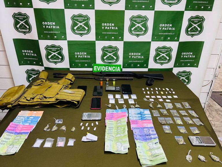 En Mariquina Carabineros del OS7 allanó 3 focos de venta de drogas