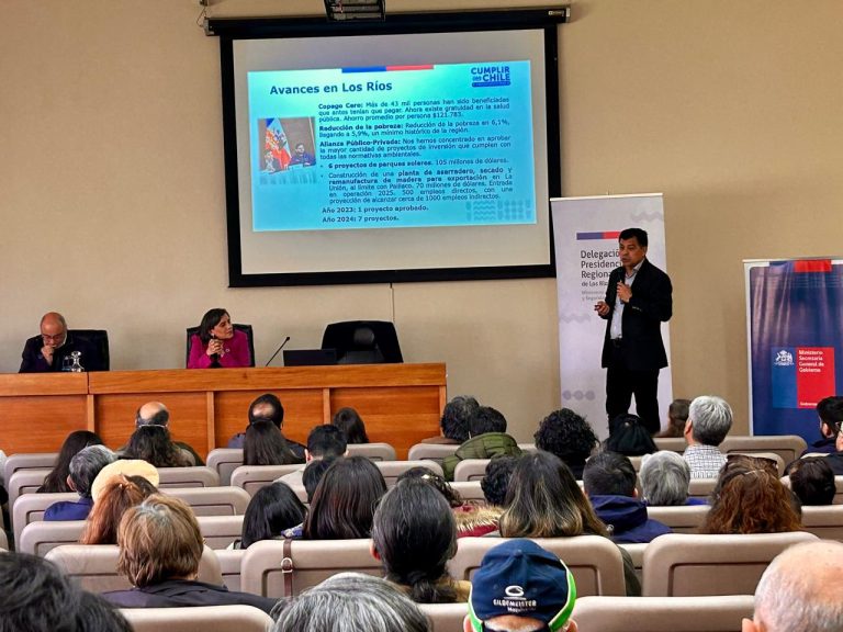 Cientos de vecinos y líderes sociales discutieron el proyecto de Ley de Presupuesto 2025 en Los Ríos