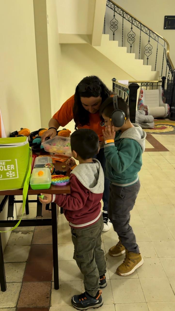 Personas autistas y neurodivergentes disfrutaron de función con accesibilidad cognitiva y apoyo sensorial