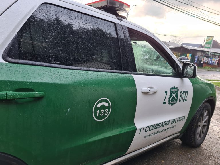 Carabineros de Valdivia detiene a individuo robando en sucursal de Correos de Chile