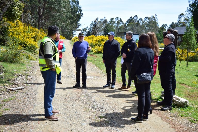 Equipos municipales visitaron terreno donde se emplazará el Centro de Biomasa de la futura Leñería Comunitaria en Corral