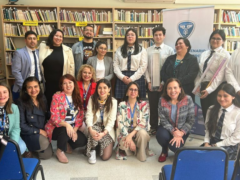 Liceo Comercial es el primer establecimiento en contar con un dispensador de preservativos en Valdivia