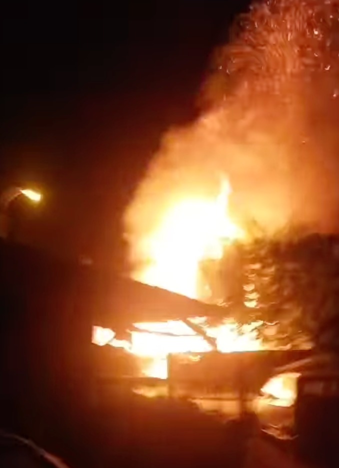 Tragedia en La Unión: Piden ayuda para familia que perdió su casa en incendio