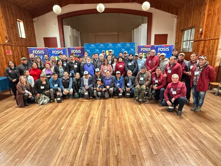 Gore de Los Ríos y FOSIS inician programa FNDR Boteros de Agua Dulce en la Provincia del Ranco