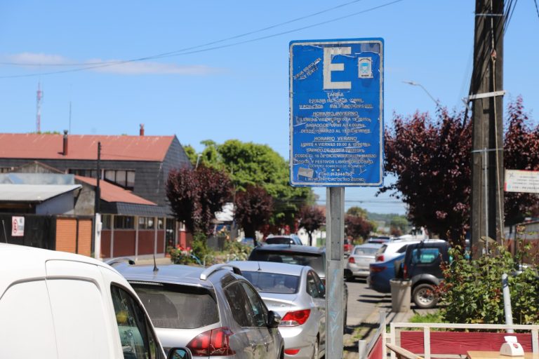 Anuncian que se comenzará con el cobro de estacionamientos en el sector céntrico de Río Bueno