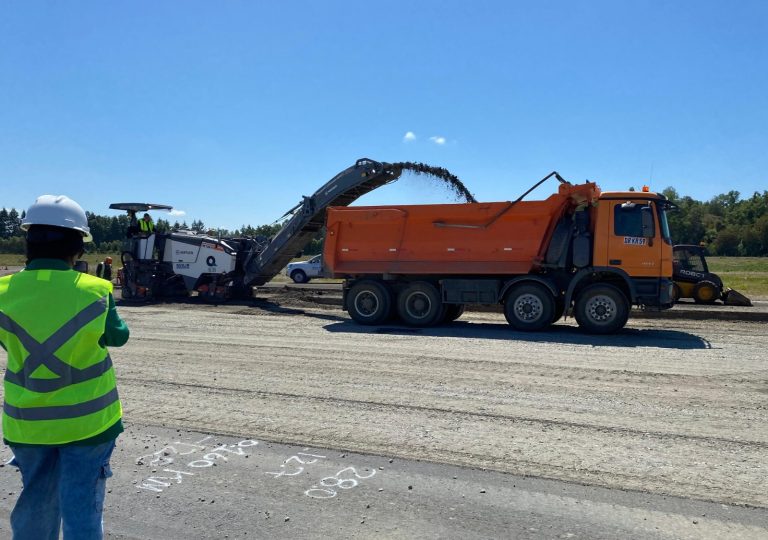 MOP inicia trabajos de reemplazo de pavimentos en el Aeródromo Pichoy con turnos día y noche