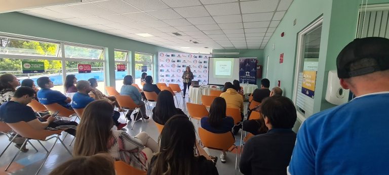 Comité de Género de Valdivia conmemora el Día de la No Violencia Contra la Mujer con jornada de capacitación