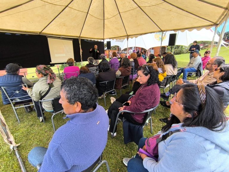 Capacitan a emprendedores de turismo rural de Corral en desarrollo productivo y prevención