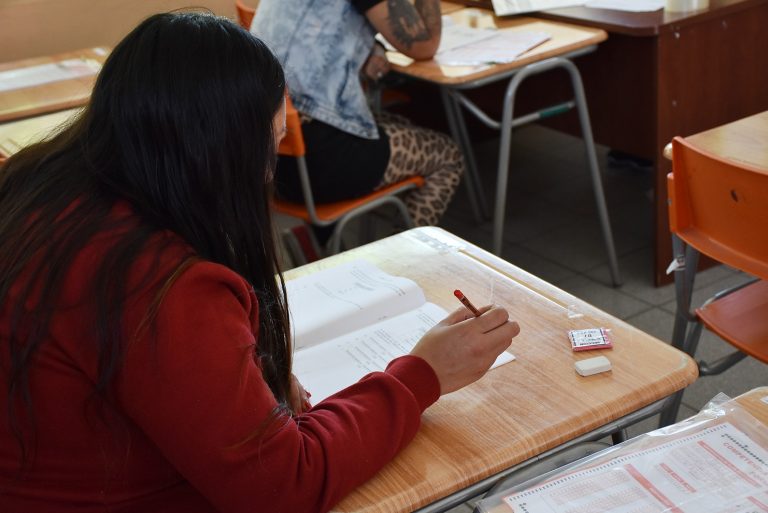 Internos del Complejo Penitenciario de Valdivia rindieron Prueba de Acceso a la Educación Superior