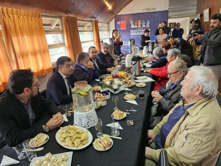 Autoridades regionales presentaron proyecto de ley de Reparación de la Deuda Histórica a profesores afectados