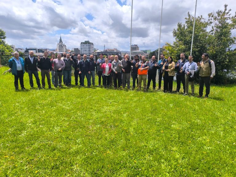 Sectores público y privado de Los Ríos se coordinan para prevenir incendios forestales