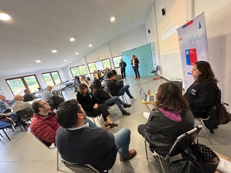 Funcionarios y Funcionarias de la Seremi Minvu y SERVIU abordan Modernización del ministerio