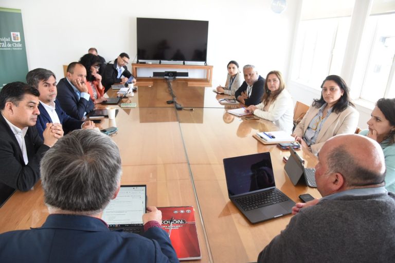 MINVU inicia adquisición de terreno de UACh para viviendas de 360 familias