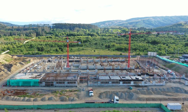 MOP avanza en terminación de Escuela Fusionada y construcción de nuevo hospital en Los Lagos  