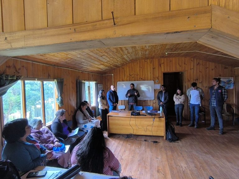 Acompañan a Comunidad Indígena de Huiro en postulación a proyecto de riego asociativo