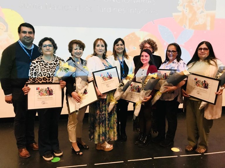 Junji Los Ríos rindió emotivo homenaje a funcionarias que se acogieron a retiro