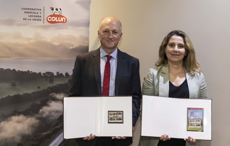 COLUN celebra 75 años con emisión postal conmemorativa