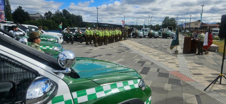 Carabineros de Los Ríos lanzan plan «Navidad segura» y recepcionan nuevos vehículos