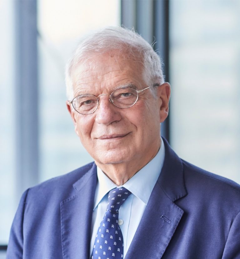 Josep Borrell Fontelles, destacado diplomático español inicia visita oficial a la región de Los Ríos