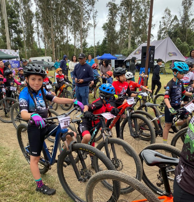 Pequeña riobuenina fue campeona de la zona sur en ciclismo cross country