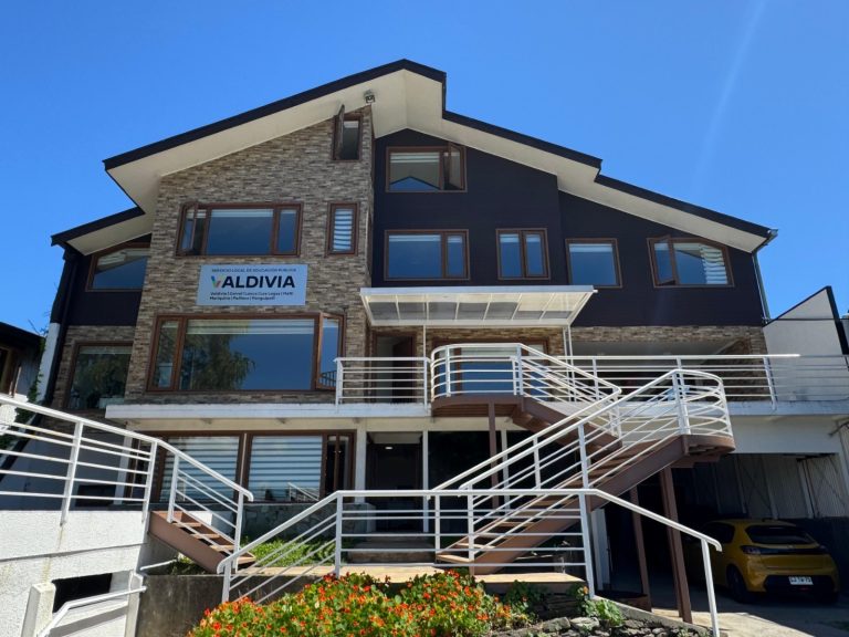 SLEP Valdivia despliega equipo frente al pago de remuneraciones en las comunas